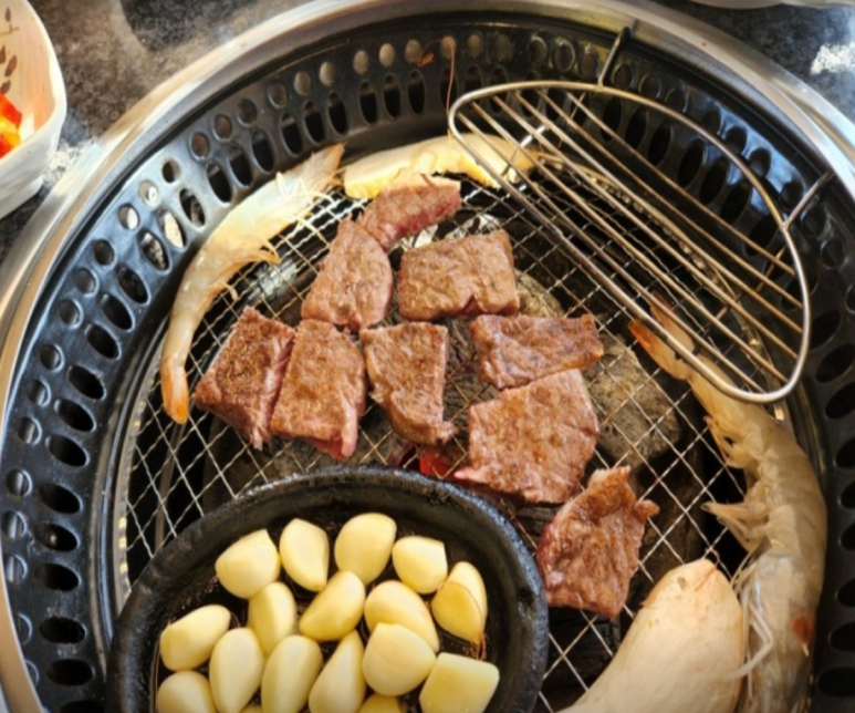 푸줏간육회 이미지