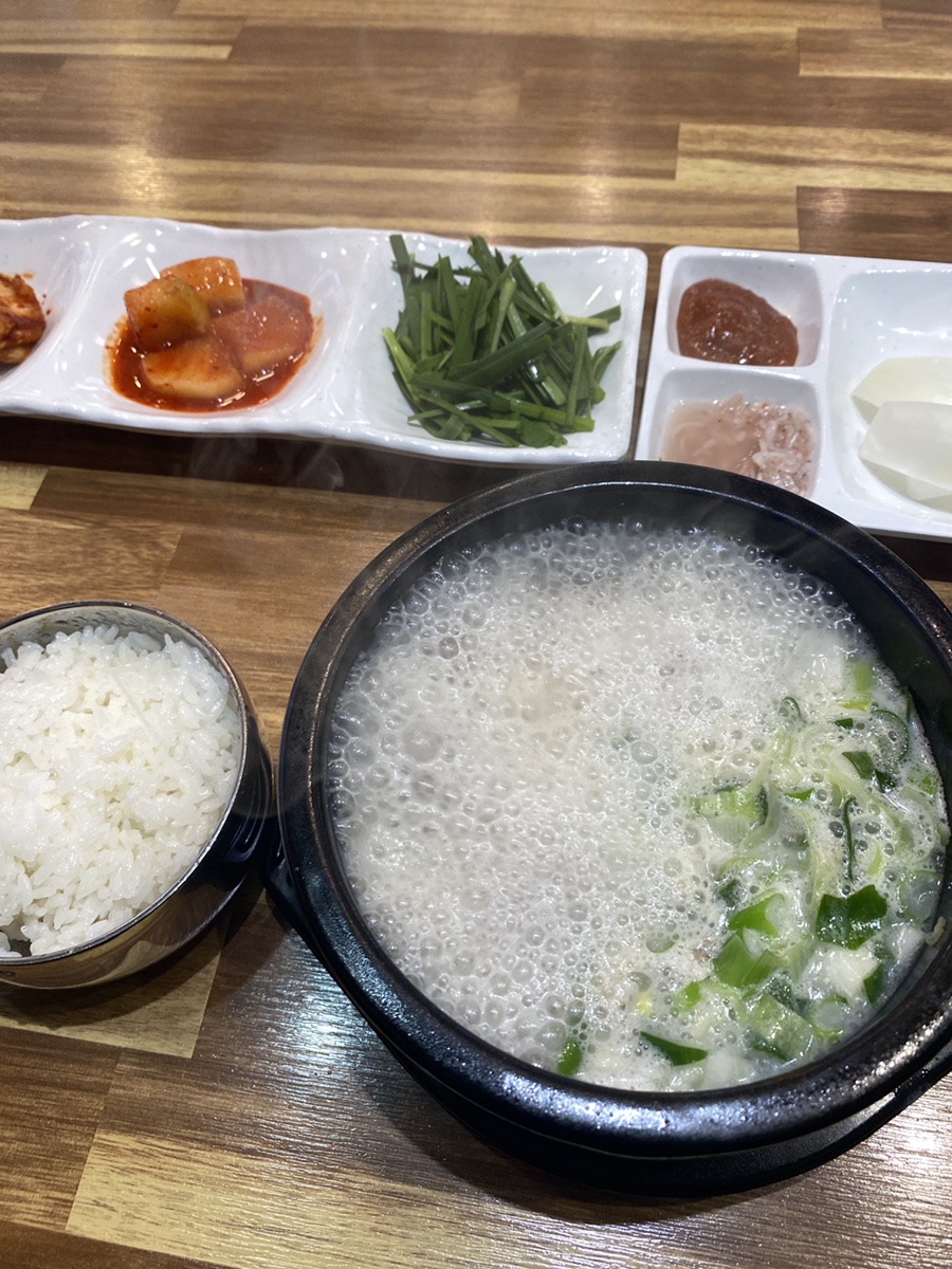 진뚝배기국밥 이미지