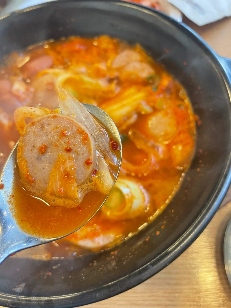 뚝배기육칼 이미지