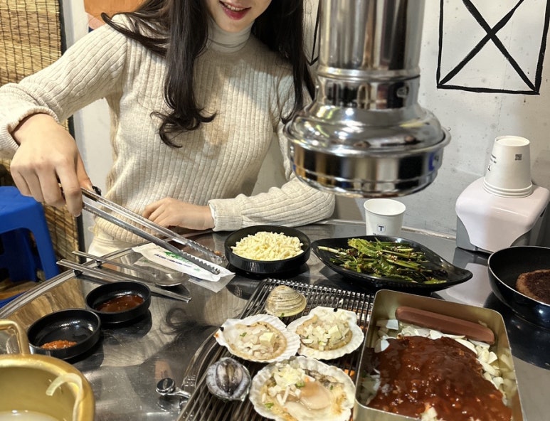 돼지 품은 해녀 이미지