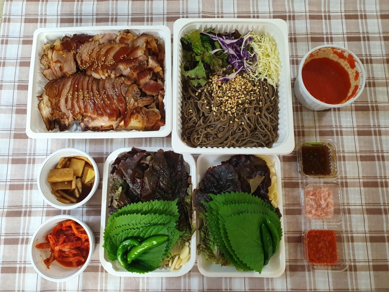 거인왕족발 이미지