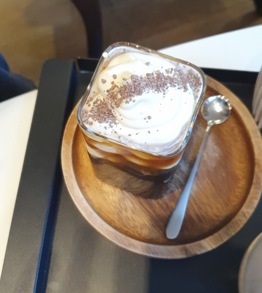 창원커피래빗홀 이미지