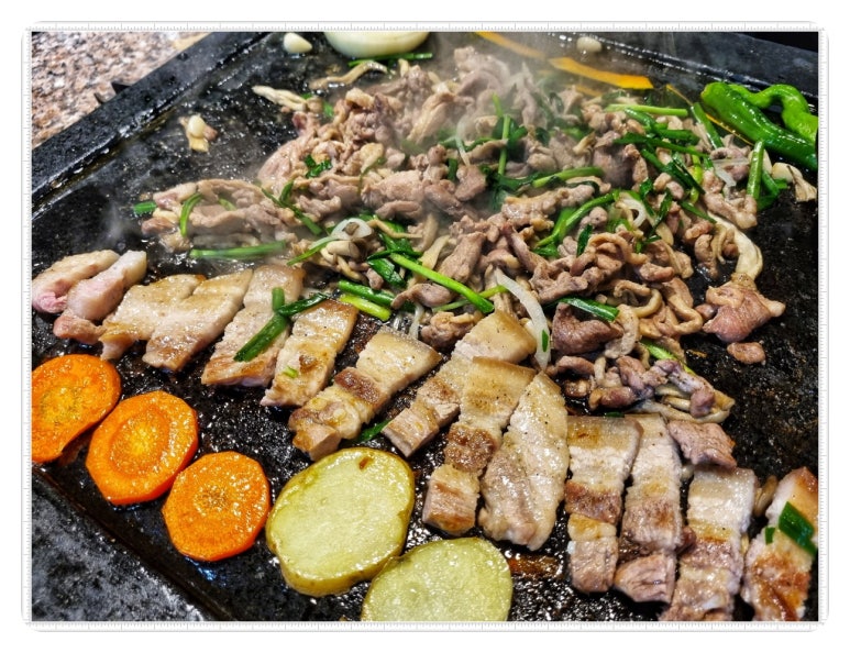 자주오리돌판구이 이미지