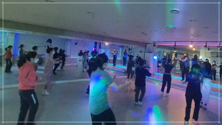 줌바댄스스튜디오 이미지