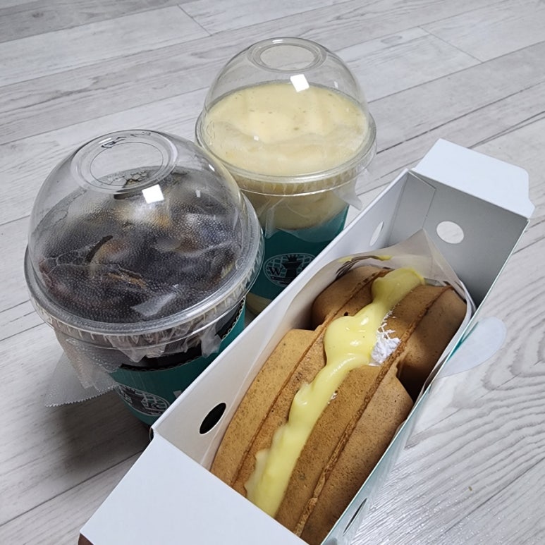 커피 팩토리 봄 이미지