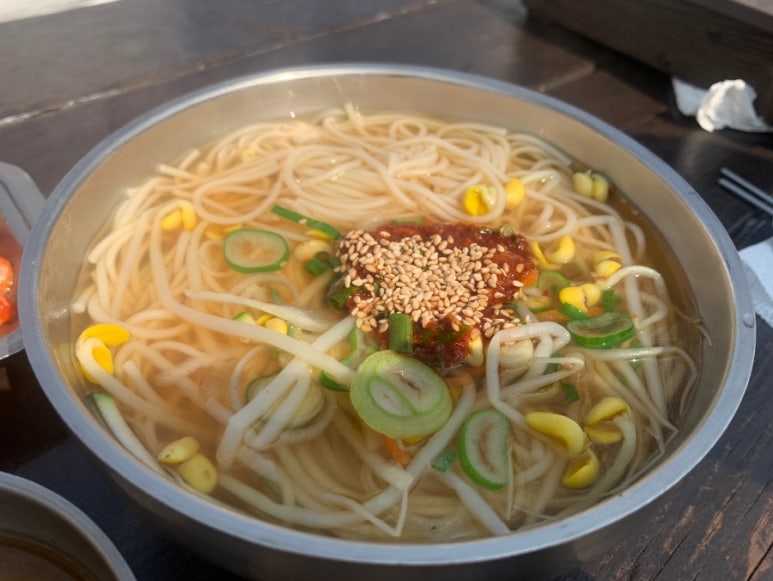 옛날멸치국수 이미지