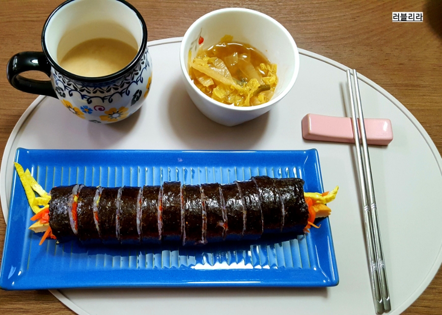 홍당무김밥 이미지