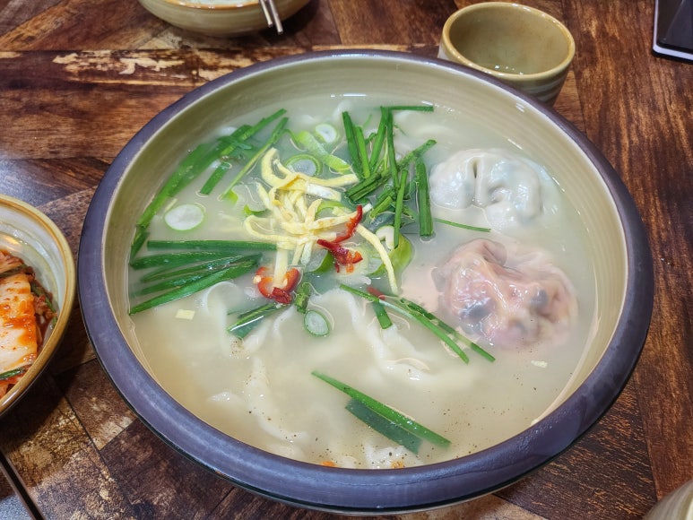 백칼국수 이미지