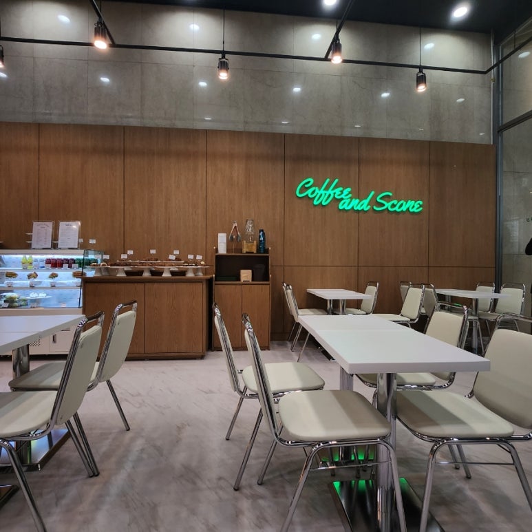 커피앤스콘 이미지