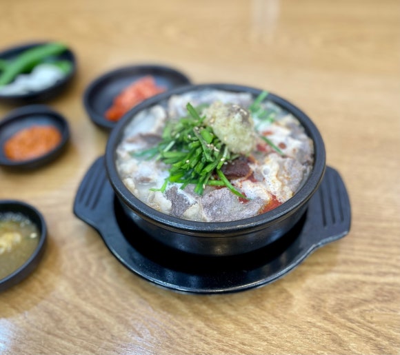 차돌이해장국 이미지
