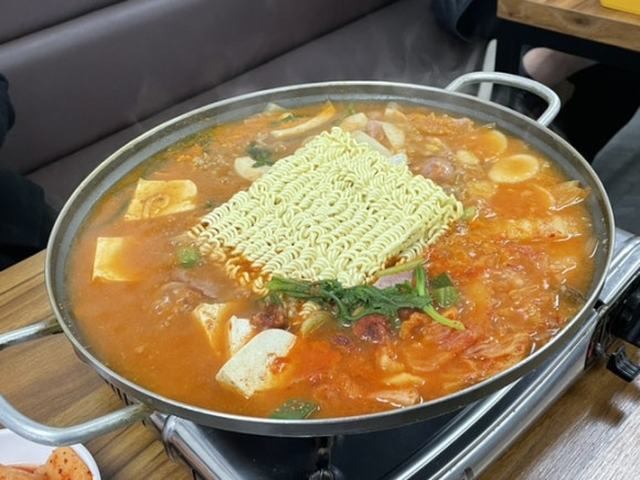 두꺼비부대찌개 이미지