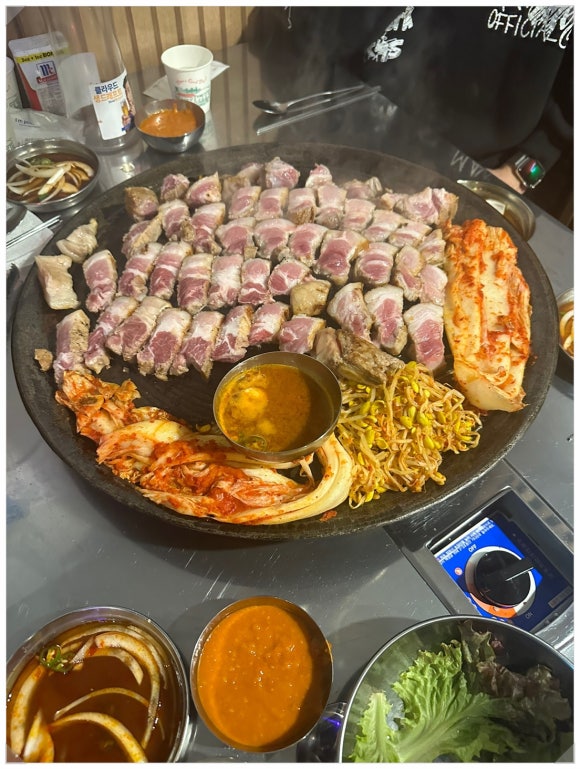 동두천솥뚜껑삼겹살 이미지