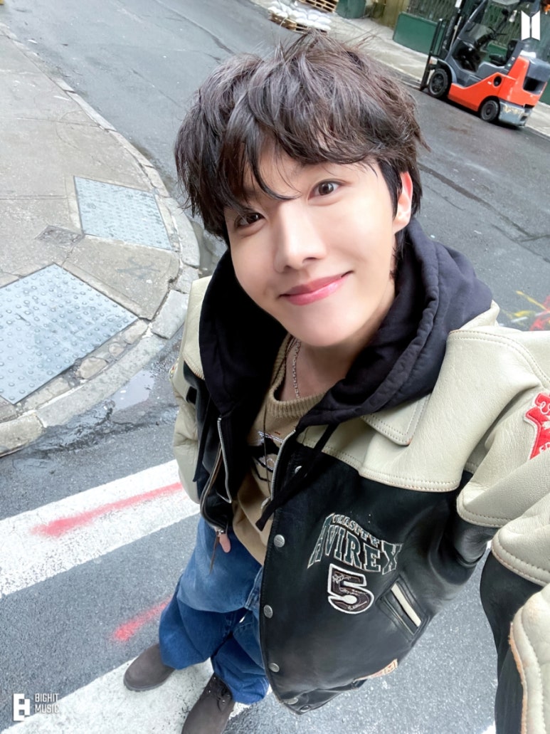 제이홉(J.HOPE) 이미지