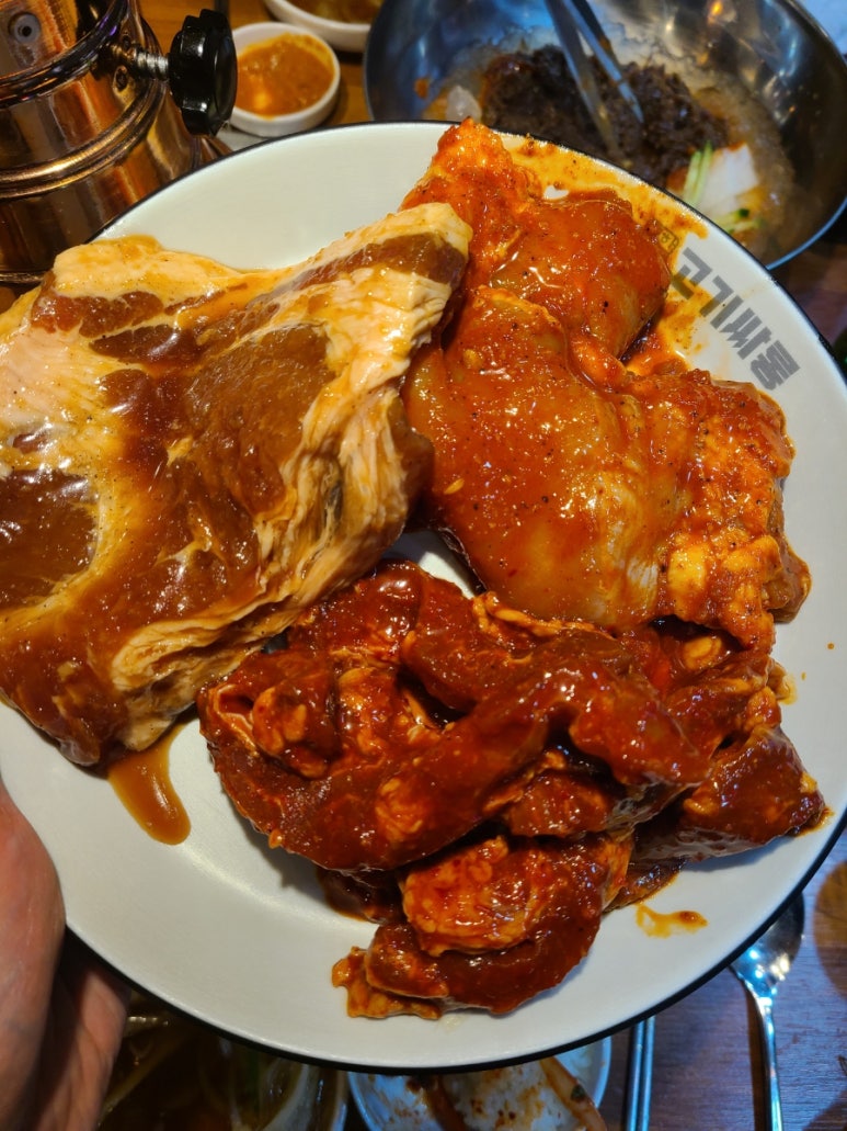고기싸롱 이미지