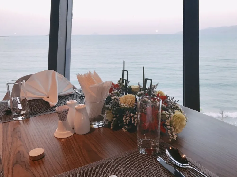 공간(카페&로보토랑) 이미지