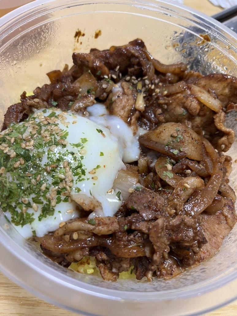 동윤돼지덮밥 이미지