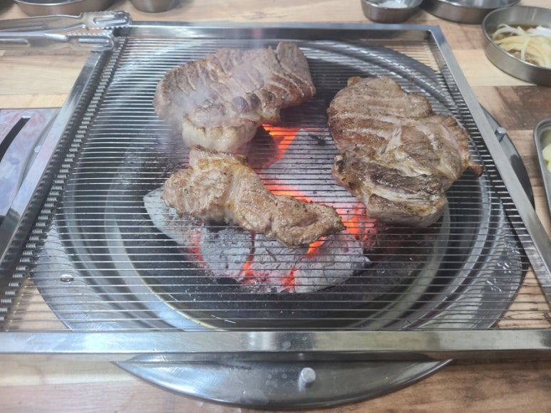 불타는숯불갈비 이미지