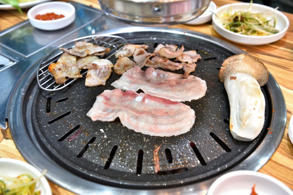 꼬들목살집 이미지