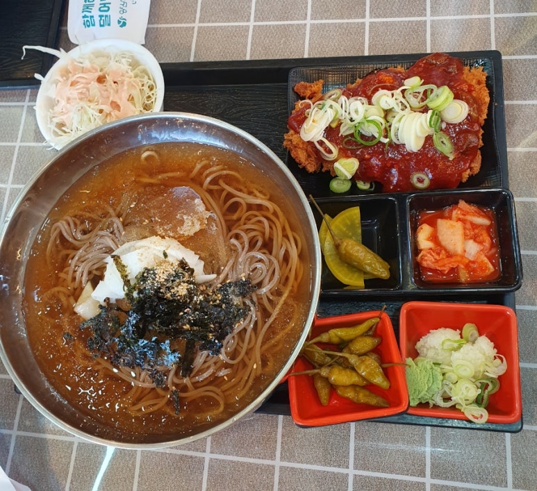 돈카츠린 이미지