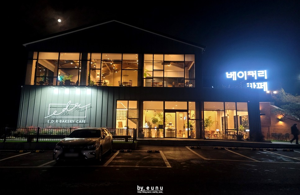 이디알베이커리카페 이미지