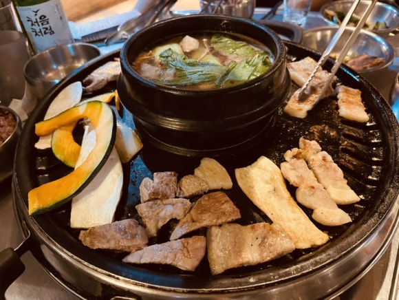 육:굴 이미지