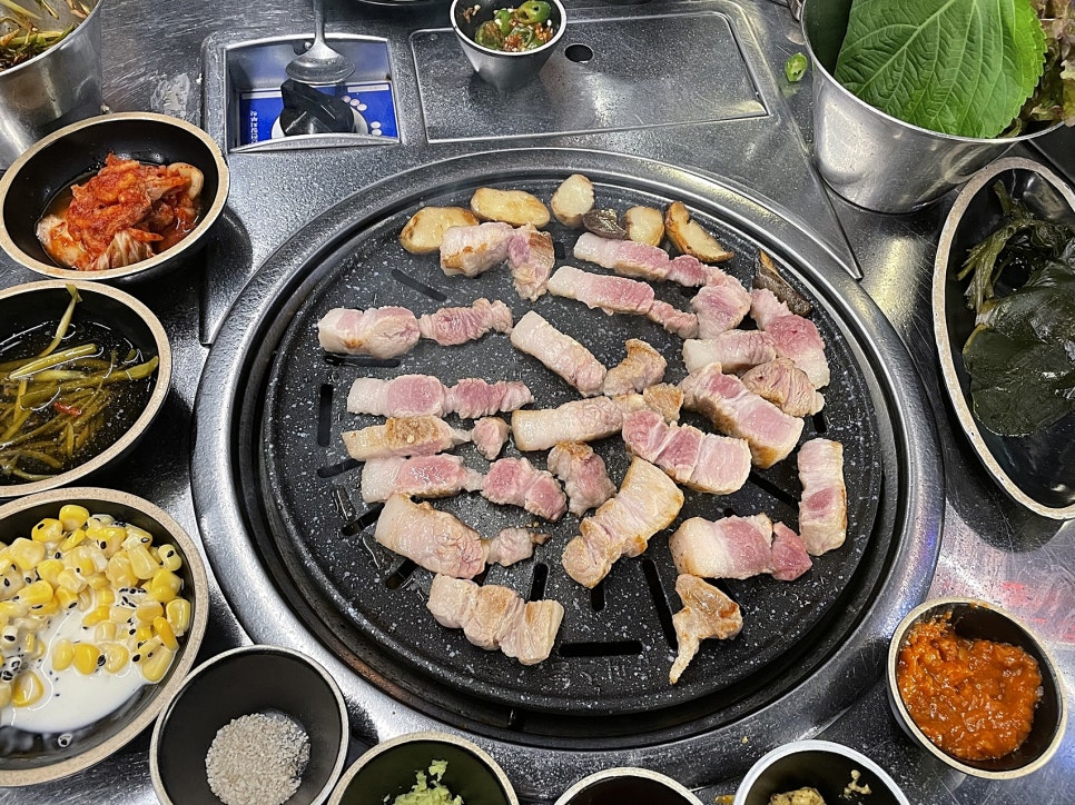 육회품은돼지 이미지