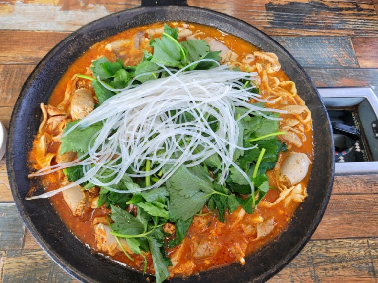 가마골왕순대전골 이미지