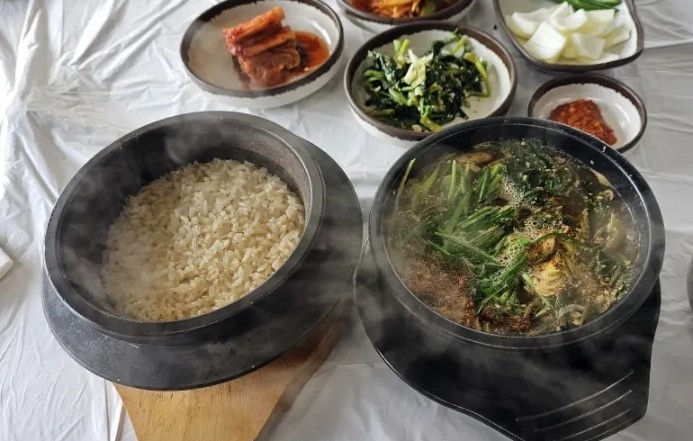 간월도황칠염소탕 이미지