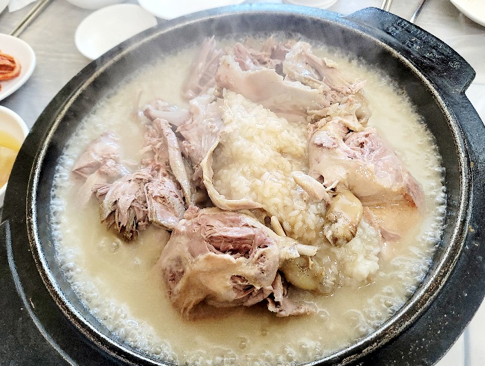 에덴오리누룽지백숙 이미지