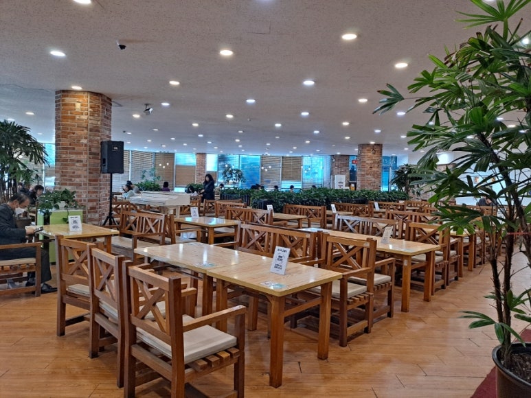 로뎀아트갤러리 이미지