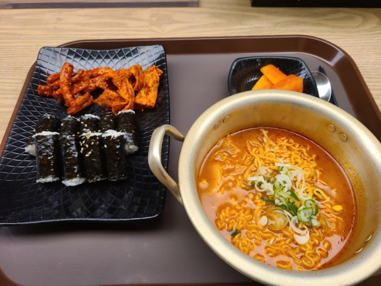 신촌충무김밥 이미지