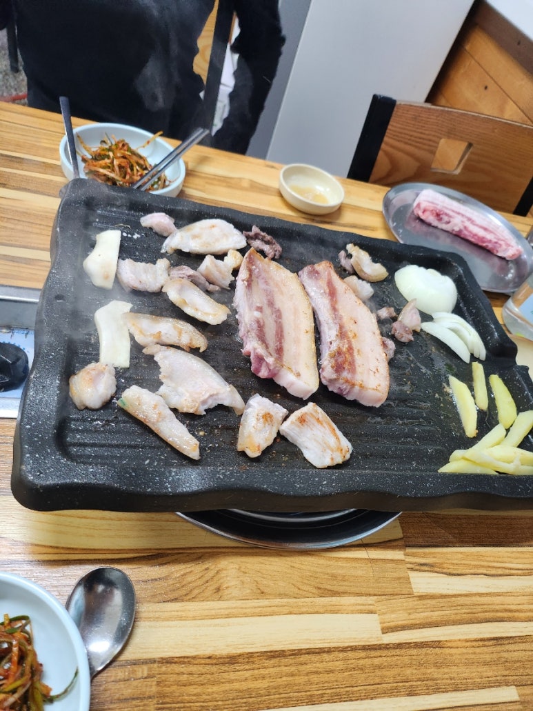 흑돼지자투리구이식당 이미지