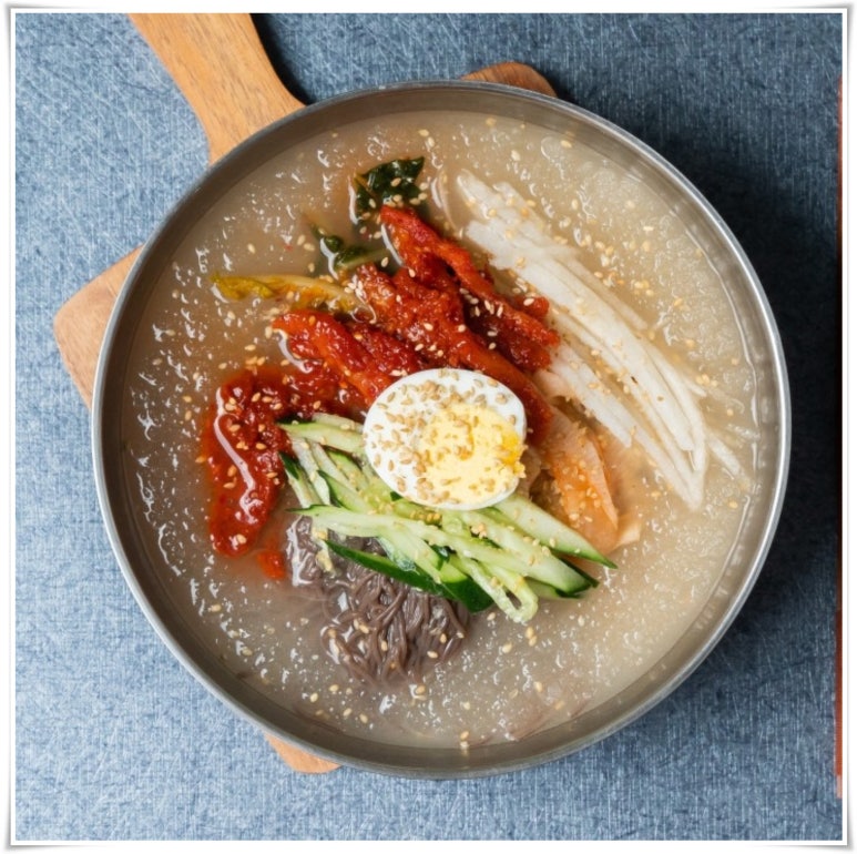 육각수냉면 이미지