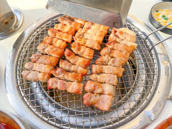 삼겹숯불구이 이미지