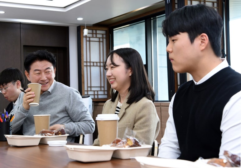 무지개 카페 이미지