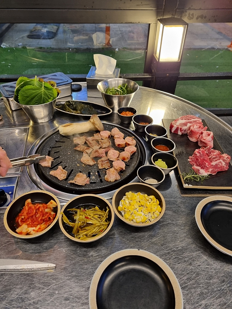 육회품은돼지 이미지