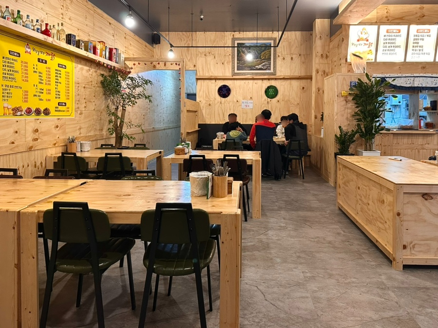 담장을 넘은 까닭 이미지