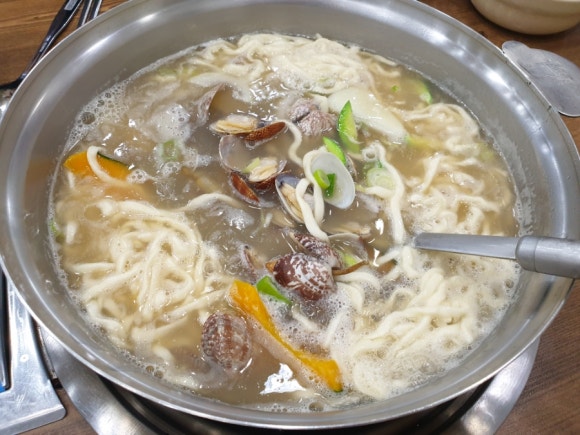 동이칼국수 이미지