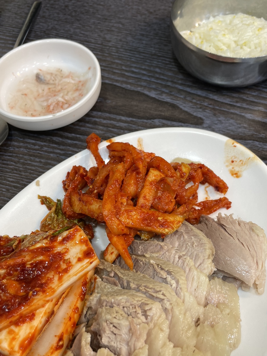 훼미리손칼국수;보쌈 이미지