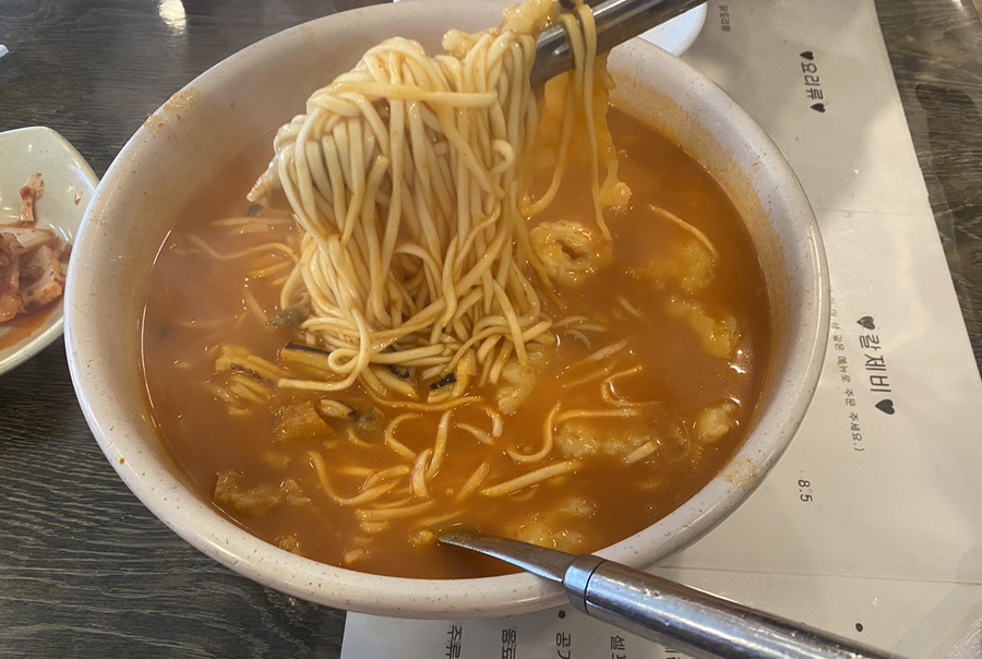 깐데기해물칼국수 이미지