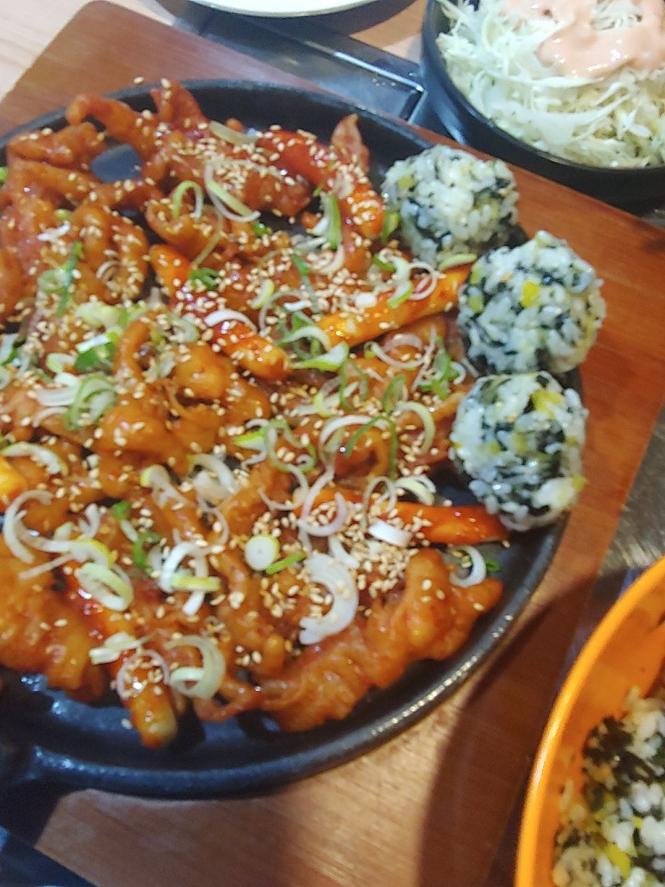 닭발싸롱 이미지