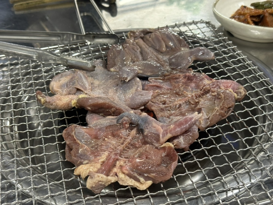 추자도산꼼장어메추리구이 이미지