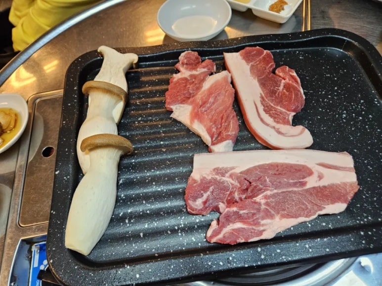 흑돼지생막꾸어 이미지