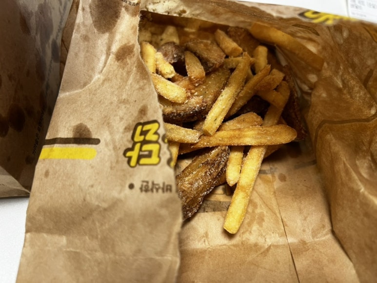 노랑통닭마산야구장점 이미지