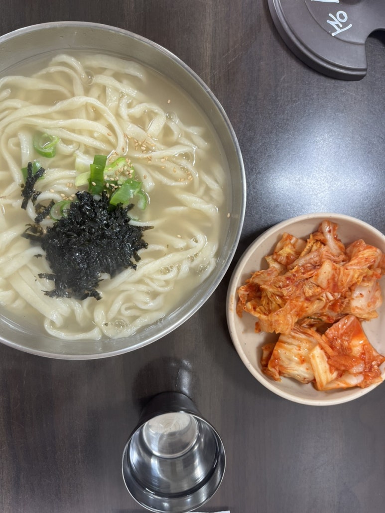 대학칼국수 이미지