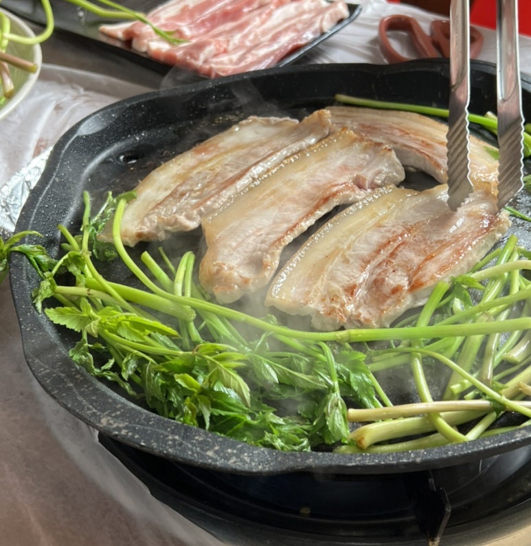 윤가네미나리삼겹살 이미지
