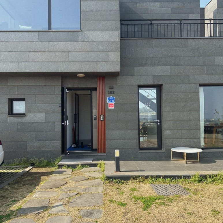 동녘에머문청춘 이미지