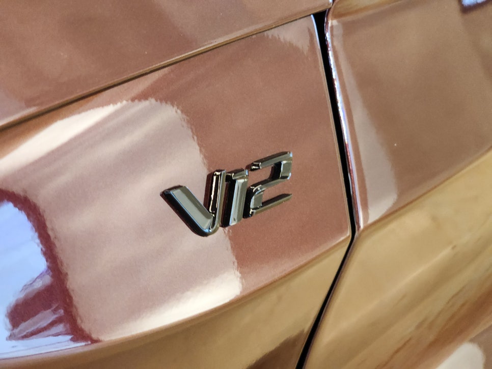 서울 강남구 / PPF / 애스턴마틴 / 밴티지 / V12 Vantage