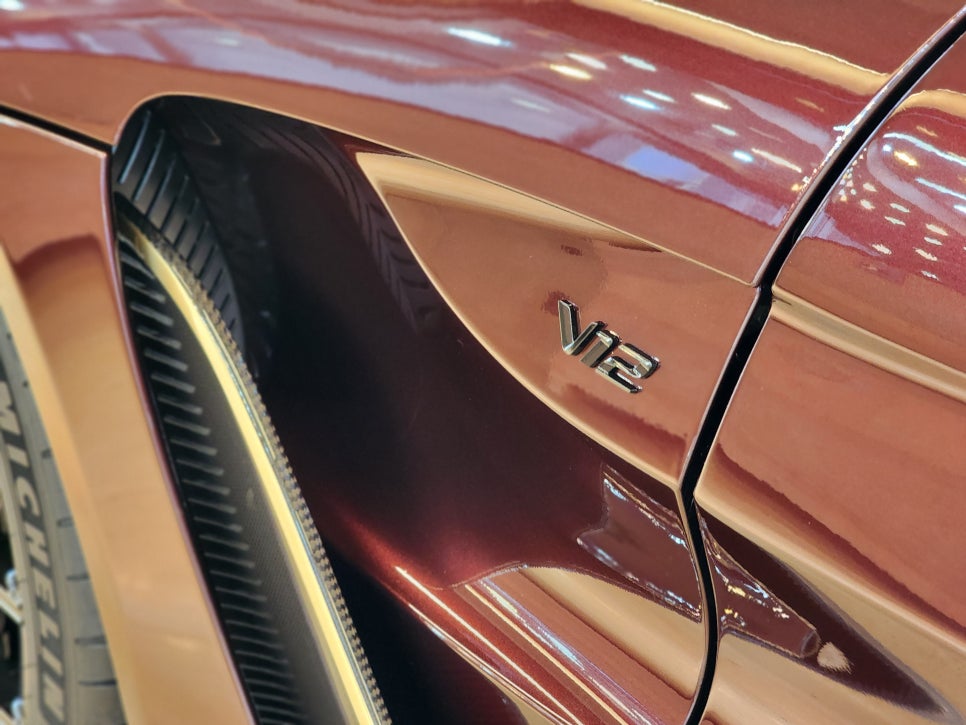 서울 강남구 / PPF / 애스턴마틴 / 밴티지 / V12 Vantage