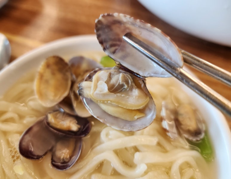 밀조아생바지락칼국수 이미지